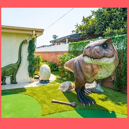 Holiday home Dino Disneyland By Oc Adventure Homes