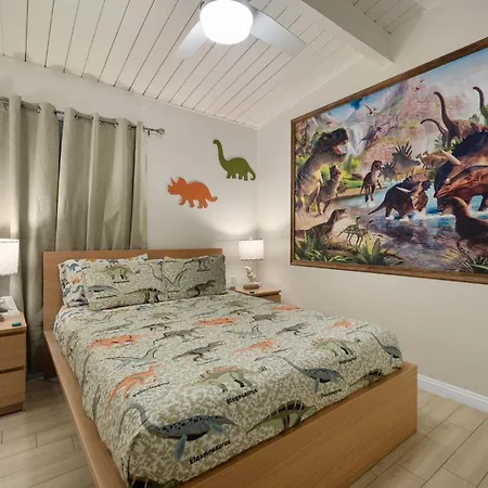 Dino Disneyland By Oc Adventure Homes Holiday home *