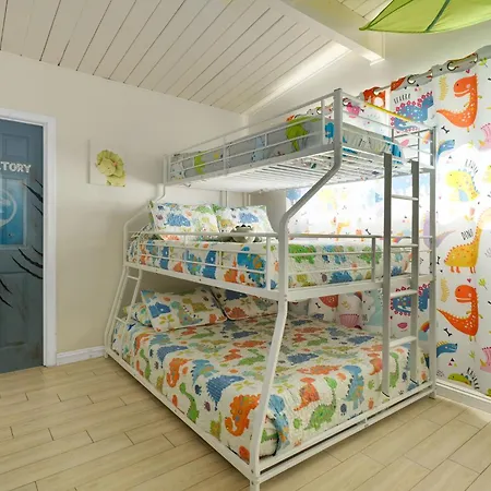 Dino Disneyland By Oc Adventure Homes Holiday home *