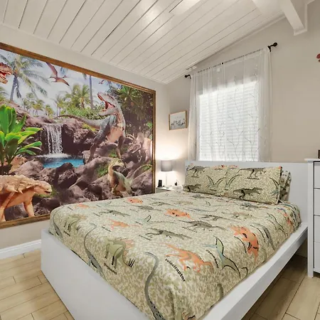 Holiday home Dino Disneyland By Oc Adventure Homes Garden Grove